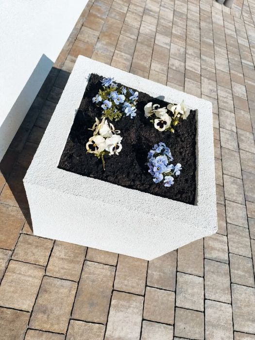 "Stylowe TermoDonice ogrodowe ze styropianu – trwałość i design