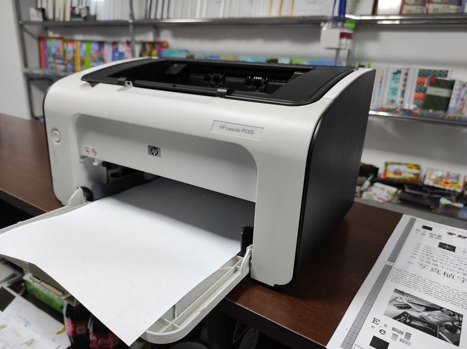 Продається принтер  HP LJ P1005. Повністю обслужений. Готовий до роботи 
Взірець друку на послідній фото.