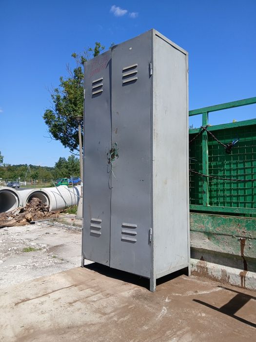 Szafa robocza bhp starego typu