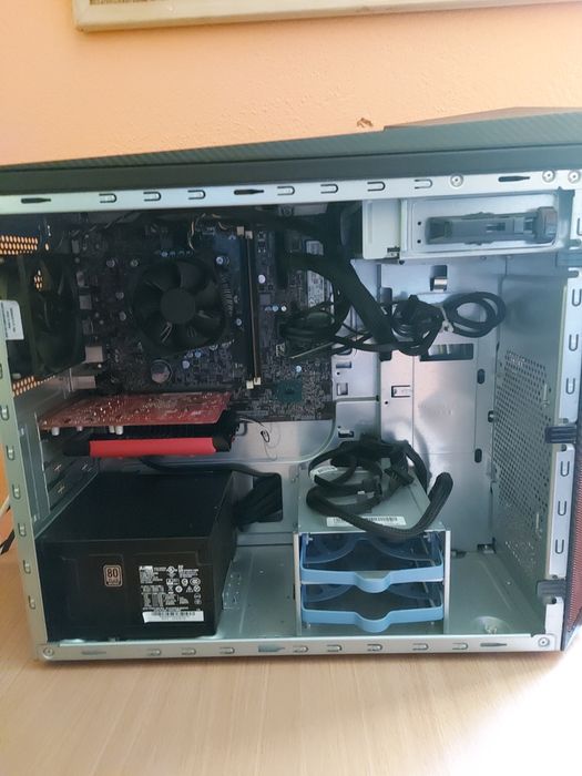 Desktop Gaming Lenovo + Monitor