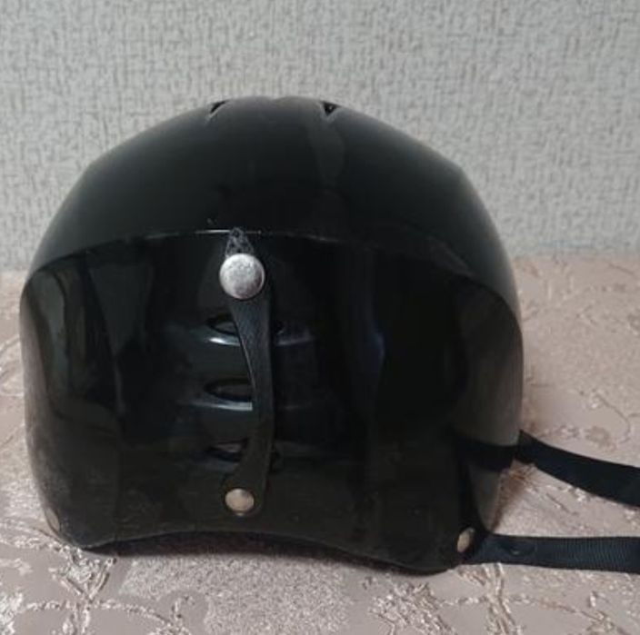 Горнолыжный шлем из Германии