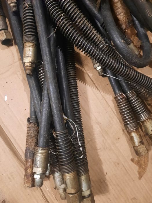 Продам тормозни шланги краз нові є ризна довжина