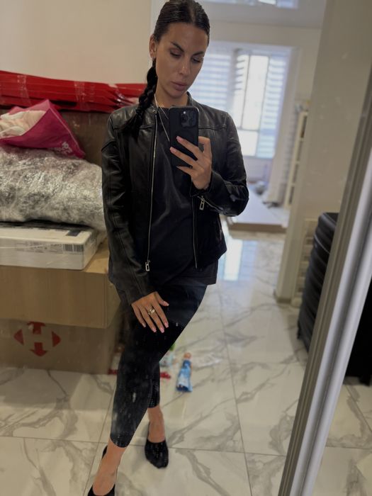 Кожаная куртка нова Hugo