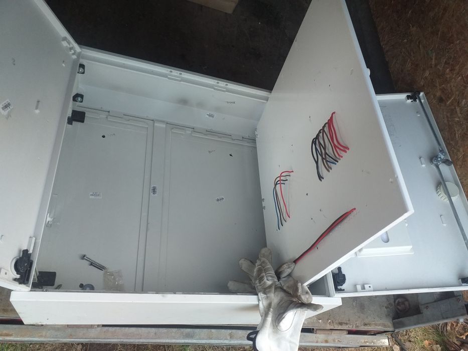 Sprzedam skrzynki pomiarowe energetyczne