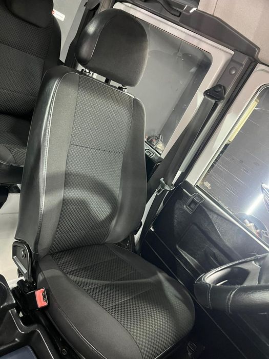 Land Rover Defender 110 DPF SE