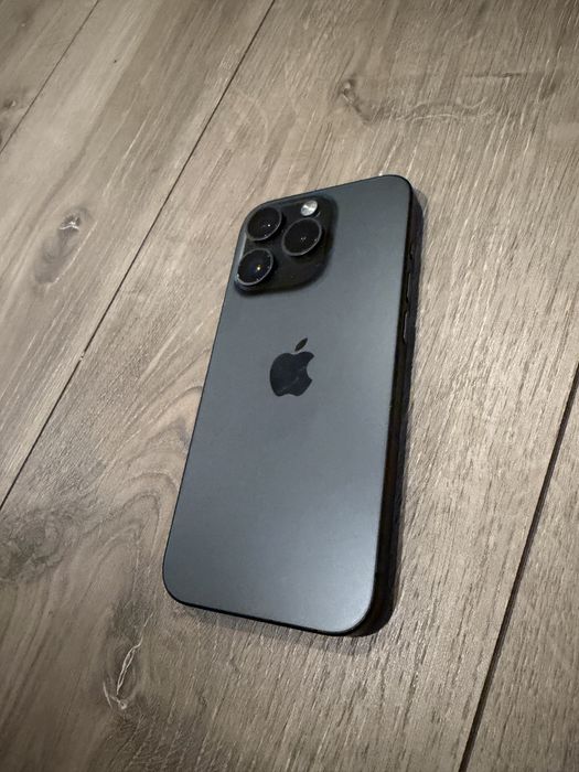 iPhone 15 pro czarny tytan