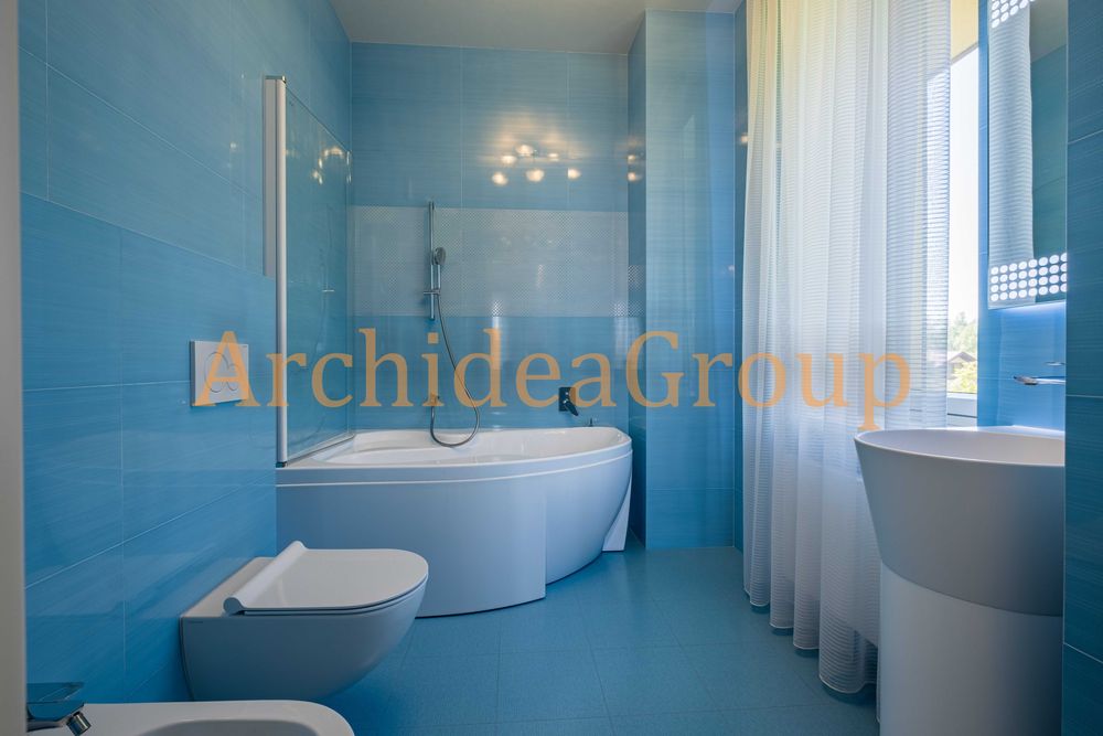 Неперевершений 2-х пов будинок 462 м2 в КМ Хутір Ясний, Ходосівка