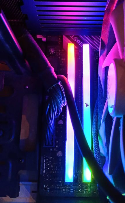 Corsair DDR5 7200 32GB, Patriot Viper DDR4 4400 16GB