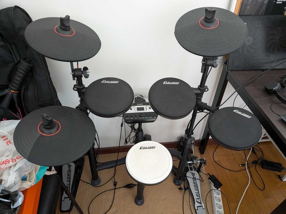 Bateria eletrônica Carlsbro Cs D130 + Cubo de Baixo/Guitarra/Bateria Fender Rumble LT25