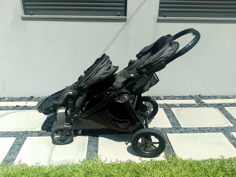 Carrinho de Bebé duplo gémeos  + 2 cadeira outo + 2  base isofix