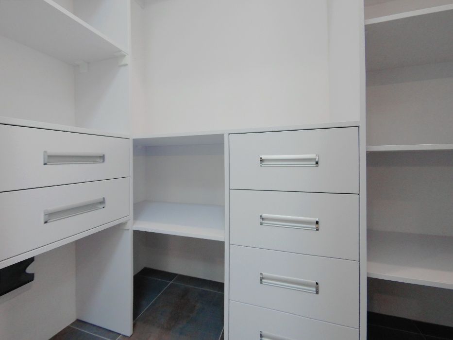 Свободна VIP посуточно почасово Драгоманова 2Б Позняки видовая Ашан