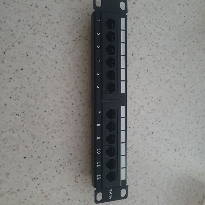 PATCH PANEL RJ-45 do szafy  RACK 10 12 portow RJ45