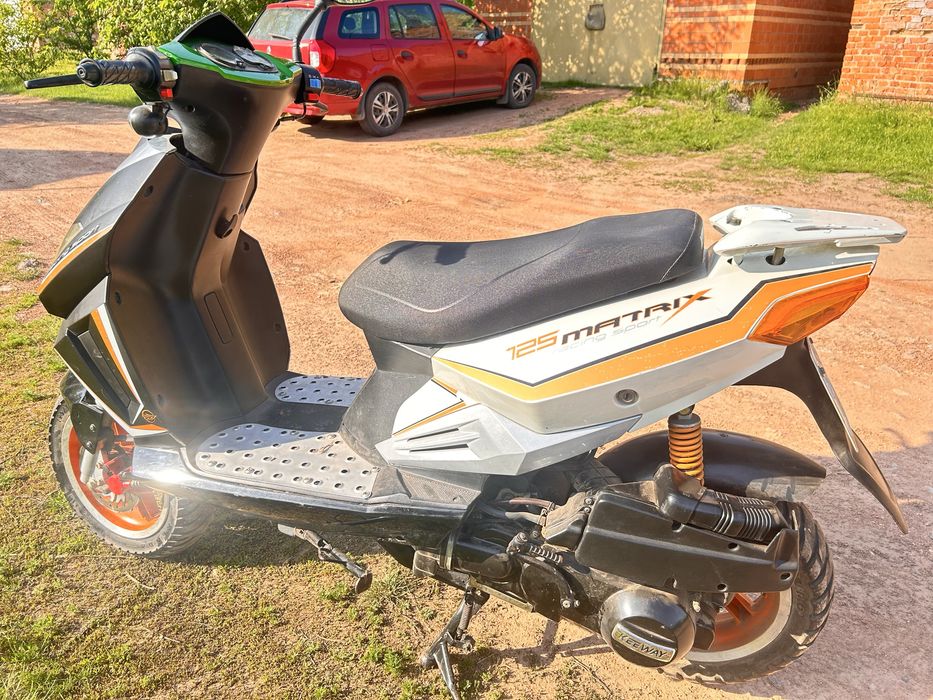 Скутер keeway 125