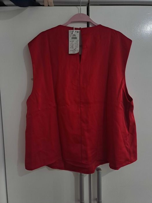 Bluzka czerwona bez rękawów