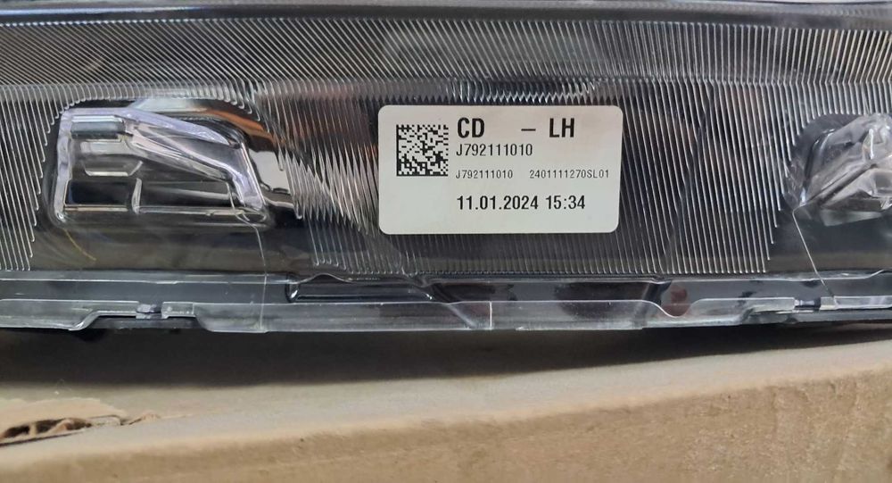 Farol Esquerdo Kia Ceed SW 2022