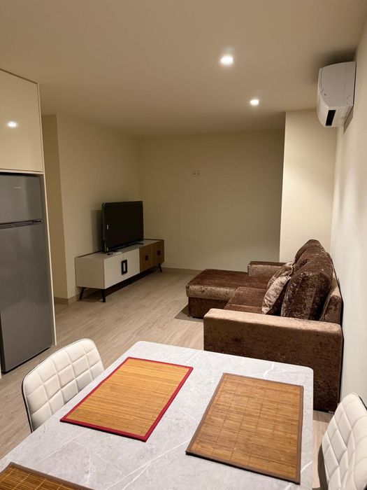 T3 totalmente remodelado de raiz - proximo ao Hospital S.JOÃO Despesas incluidas