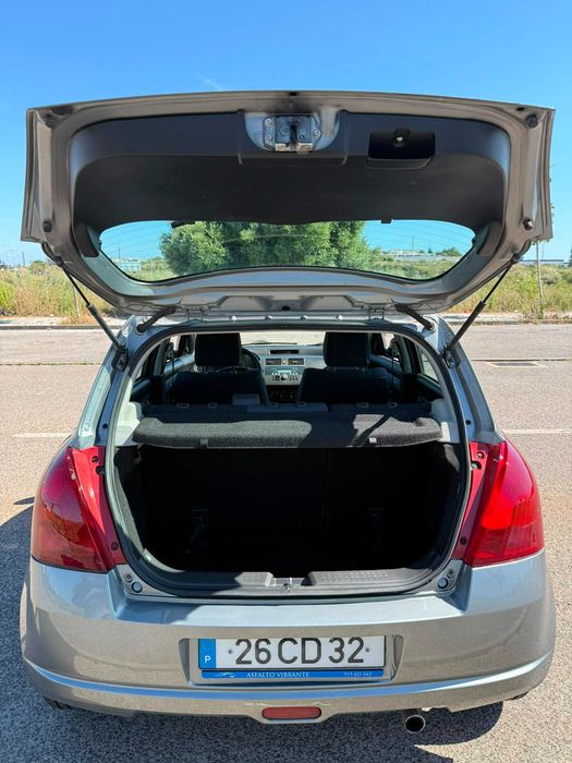 Suzuki Swift 1.3 - Ótimo Estado