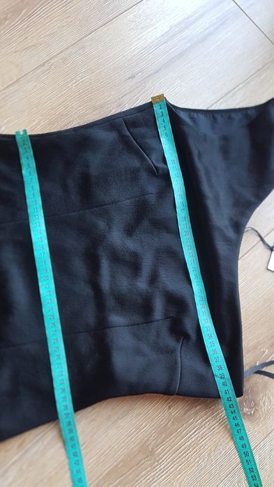 Tiger of Sweden Sevil sukienka wieczorowa na jedno ramię czarna 36 S