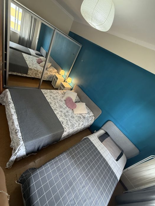 Quarto aconchegante casal c/s filho em zona calma em Penha de França