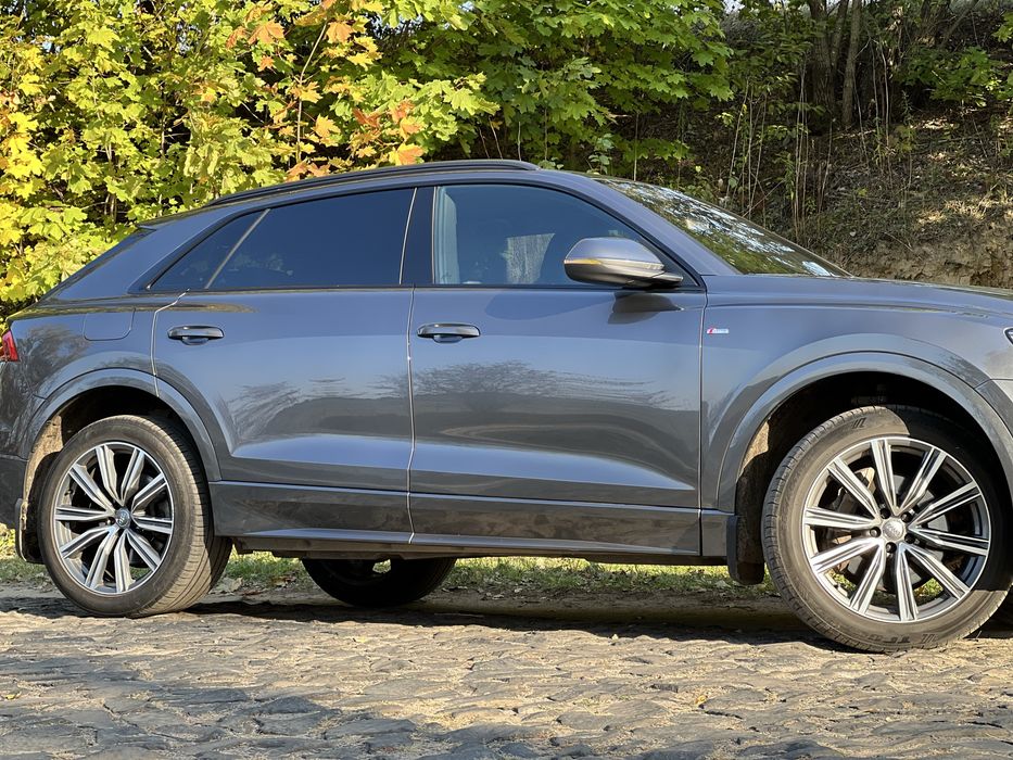Продам Audi Q8  2018