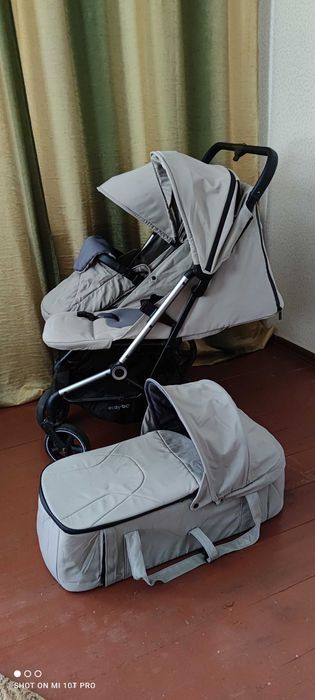 Коляска для двійні