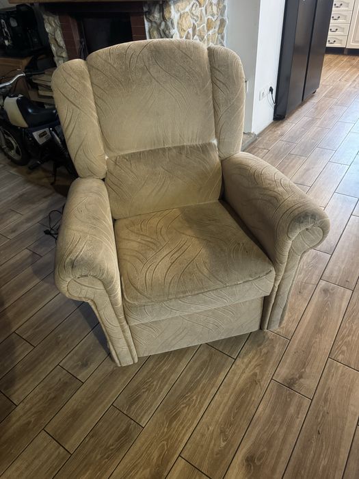 Fotel uszak z funkcją relaks i kieszenią