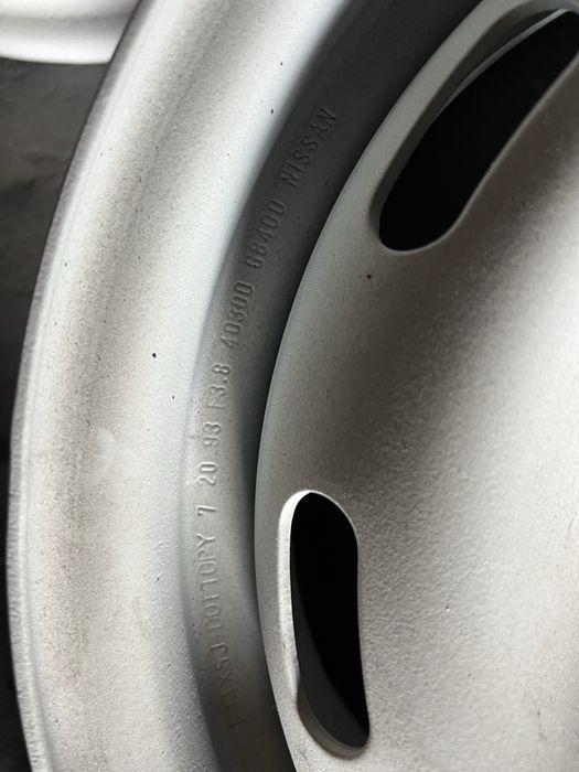 Диски  r 14 пофарбовані nissan