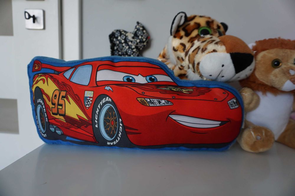 7 szt. zestaw dużych maskotek~ królik, strażak, zygzak McQueen