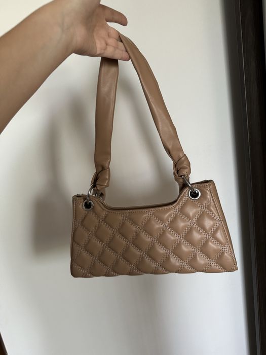 Сумка у беживому кольорі