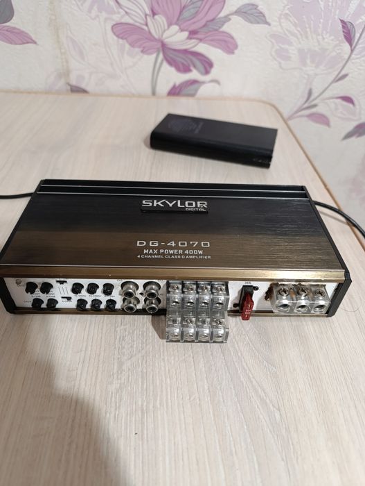 Автомобільний підсилювач звуку Skylor Digital DG-4070.