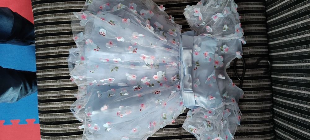 Святкове плаття для дівчинки на 2 рочки з подарунком