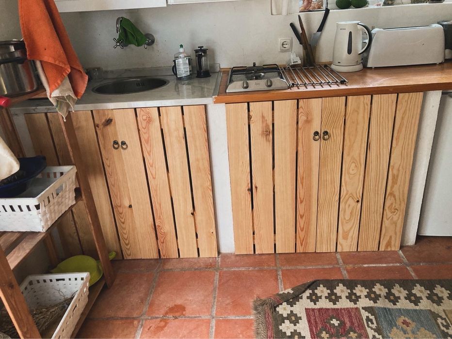 Portas de madeira e portas de celeiro