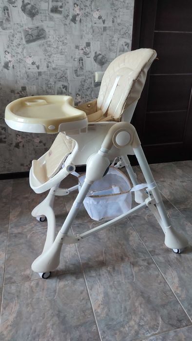 Стільчик для годування CARRELLO Caramel 1