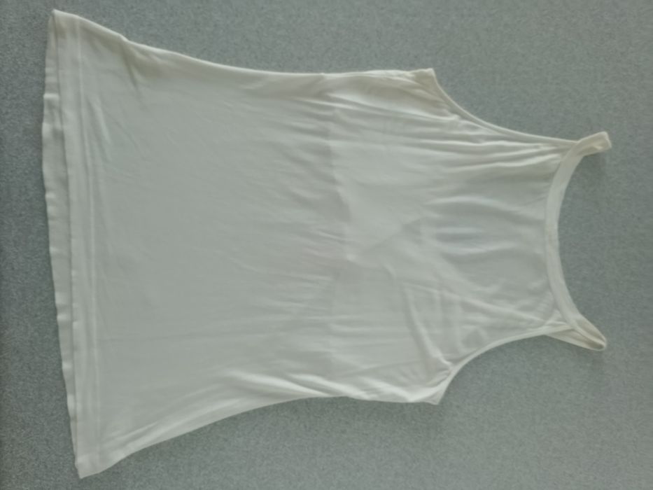 Biały top na ramiączkach STILS