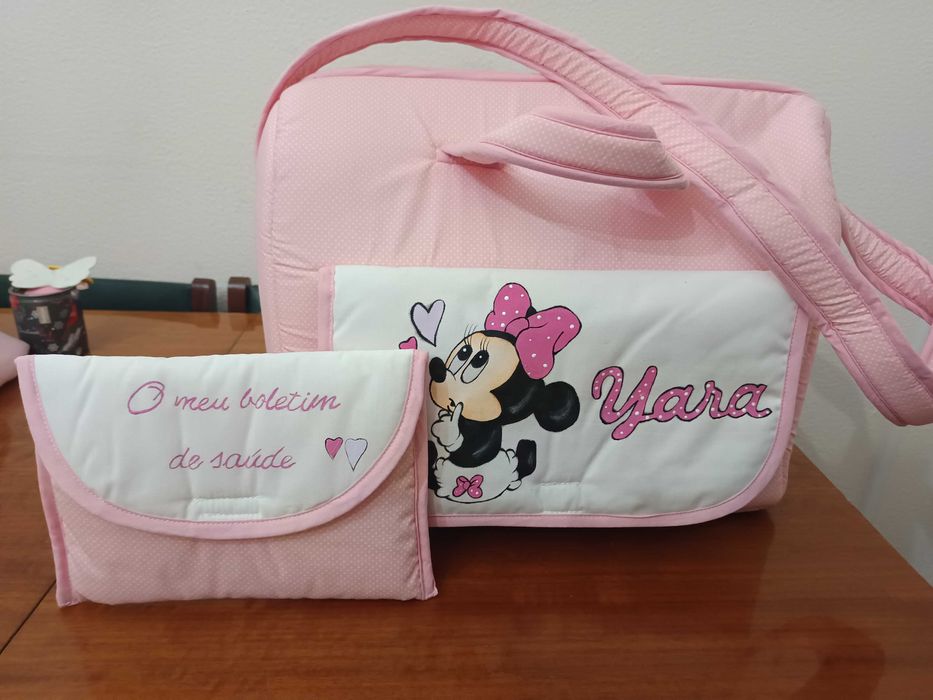 Roupas de bebé pintadas