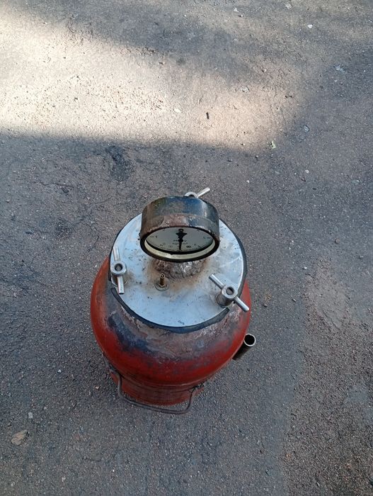 Автоклав побутовий, для консервування.