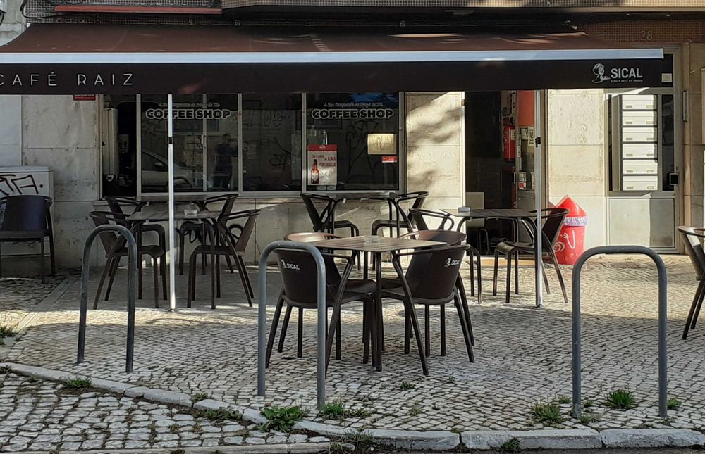 Cafeteria com esplanada