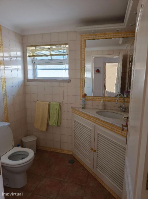 Quarto - localizado em Setubal