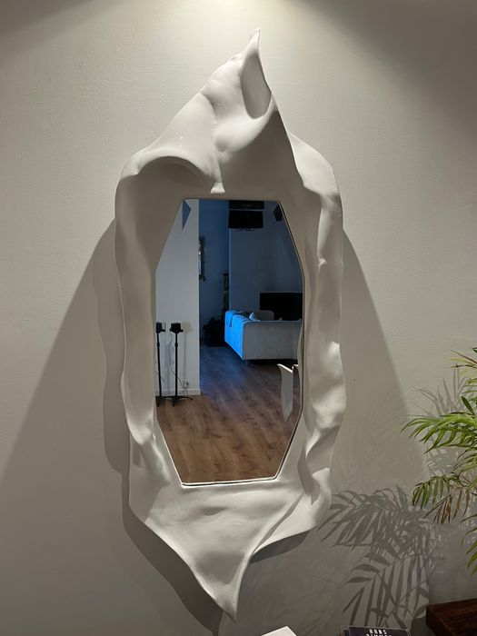 Espelho em gesso branco