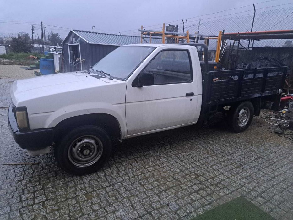 Nissan D21 2.3 Diesel — Fiável e Pronta a Trabalhar