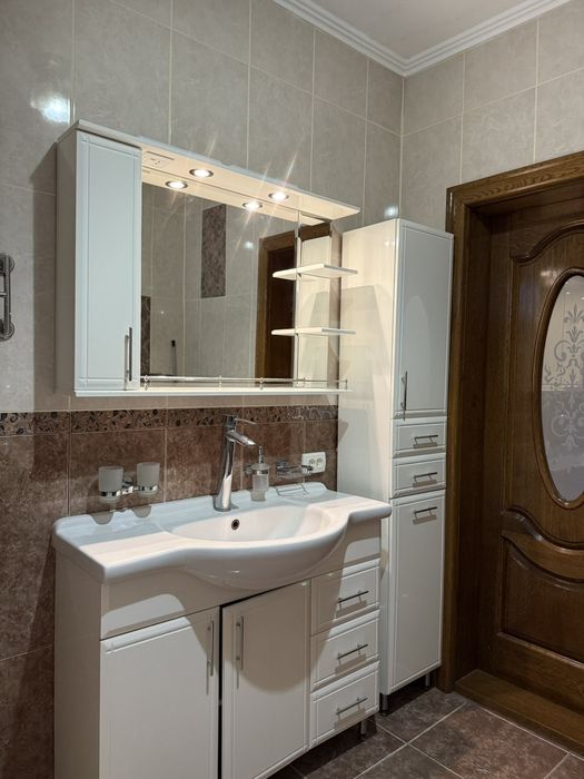 Оренда всього  будинку або половину  будинку