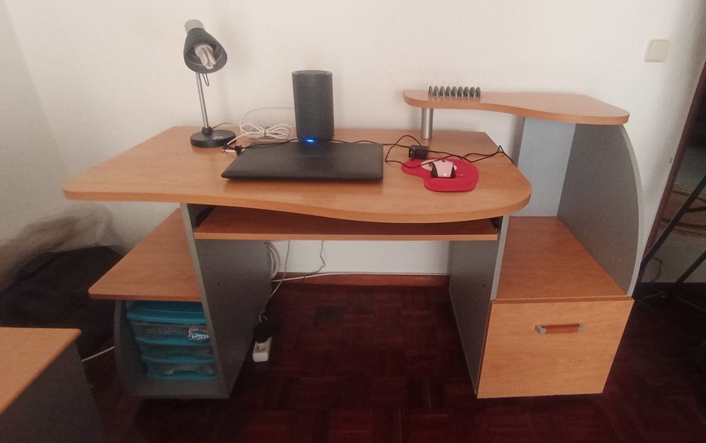 Vendo secretária