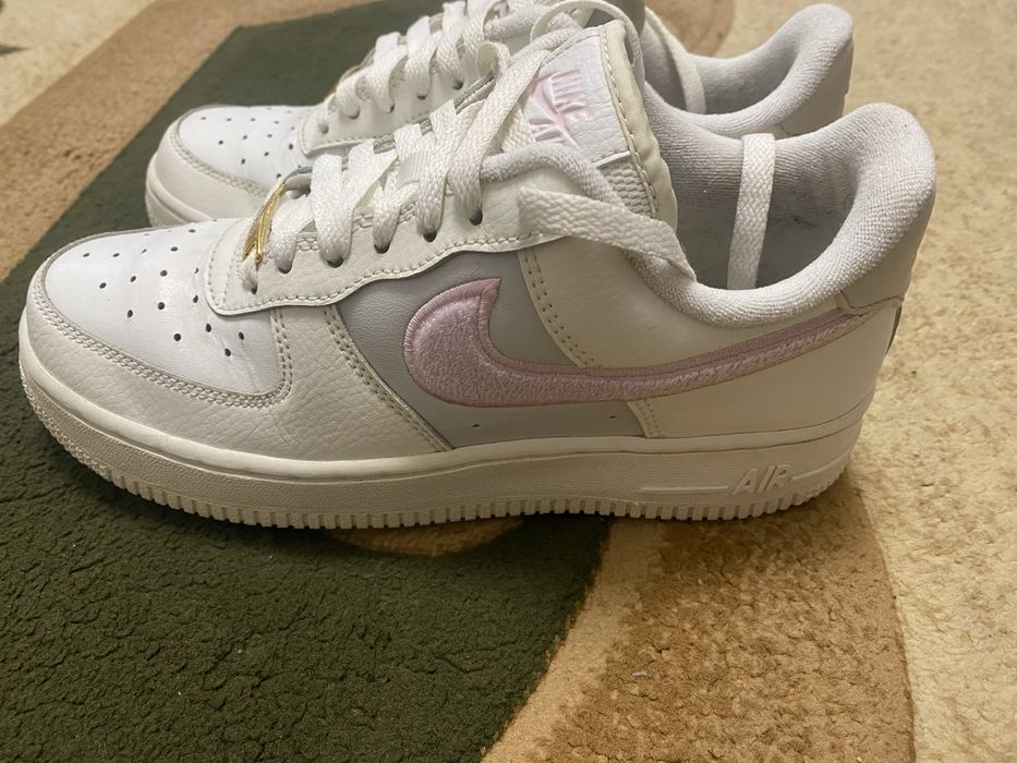 Nike air force.