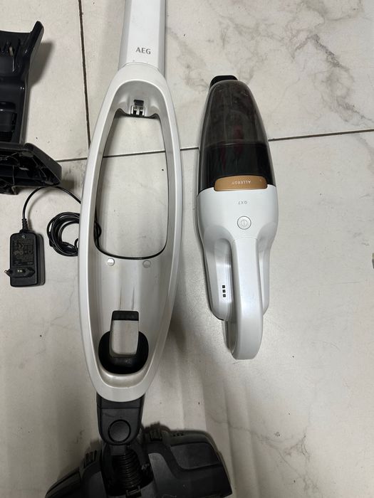 Вертикальный пылесос AEG/Electrolux. Аккумуляторный