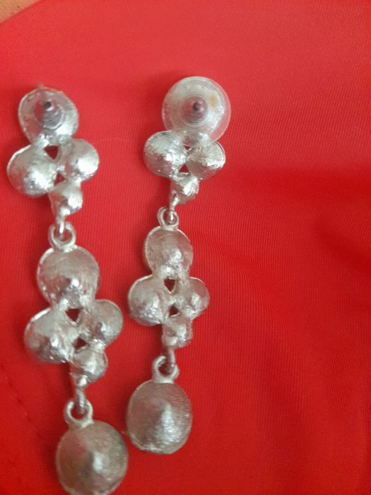 Продам сережкі дужк яскаві і гарні