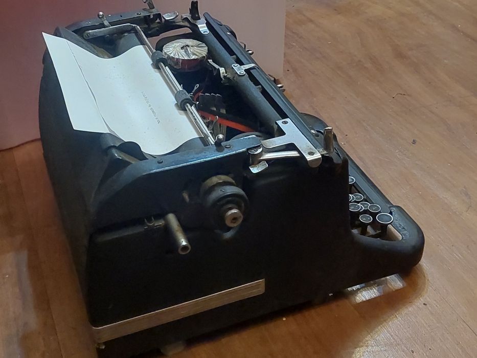 Máquina de escrever antiga