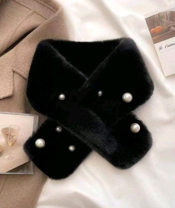 Nowy szalik z perełkami