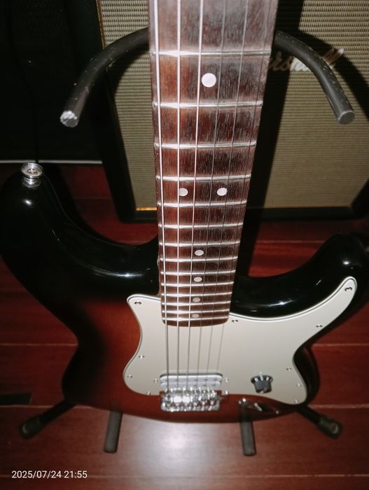 Guitarra elétrica Squier Affinity com Humbucker