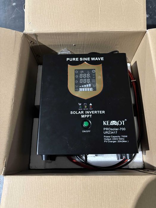 Przetwornica solarna naścienna KEMOT 700W