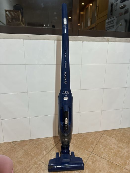 Aspirador vertical BOSCH